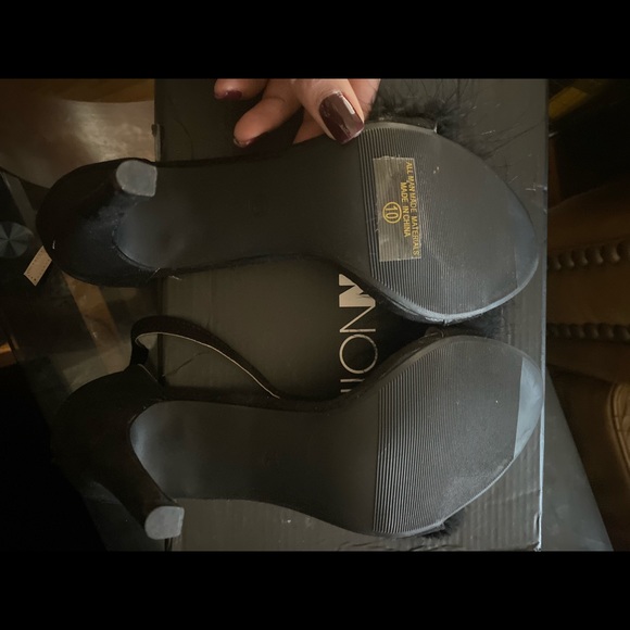 Feather Trimmed heels - Picture 4 of 4